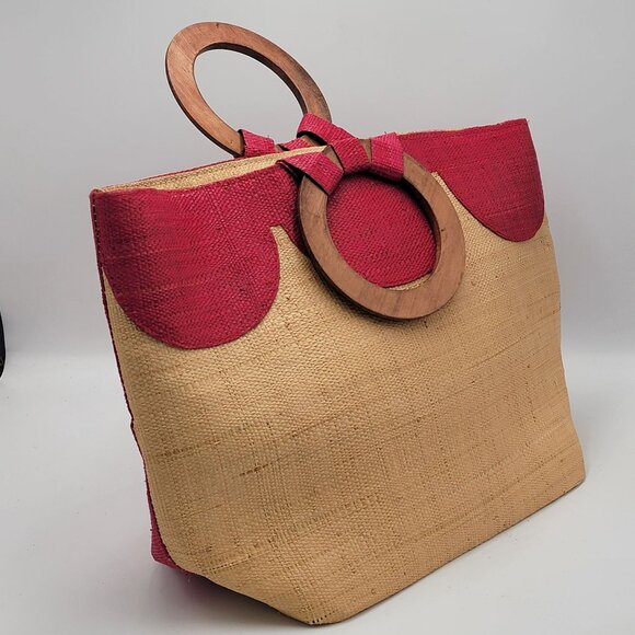 Natural Jute Tote Bag With Red Scallop Design & Wooden Ring Handles - Picture 2 of 16